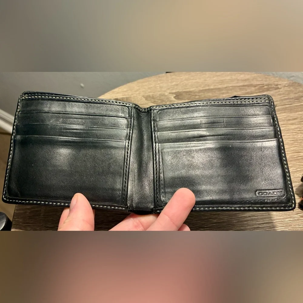 Louis Vuitton and Coach Project Bundle. Wallets and Key Holders - Picture 16 of 16